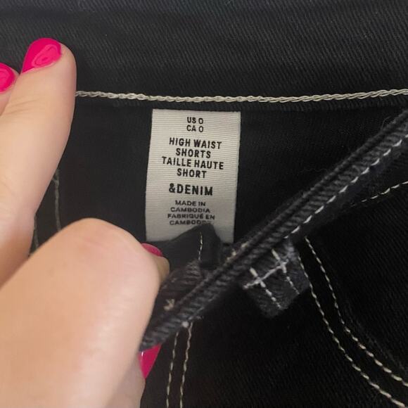 H&M • Black High Waist Twill Contrast Seam Denim Shorts - Picture 3 of 5